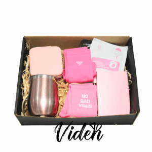 regalos-en-caja-con-termos-personalizados-regalos-con-calcetas-regalos-con-mascarillas-para-mujeres-regalos-para-mujeres-cajas-de-regalo-para-mujeres